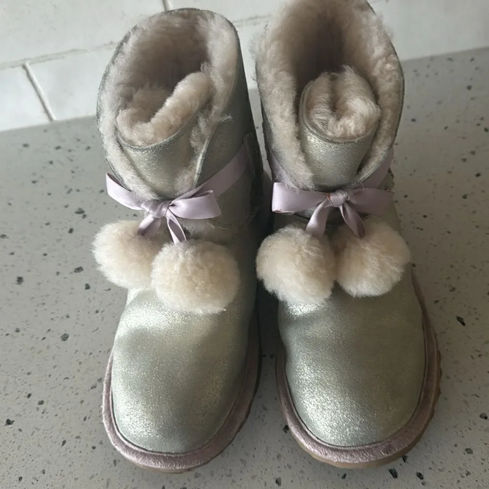 UGG Gita Pom Pom Girl's Metallic Gold Pink Leather Shearling Boots Size 6 Youth
